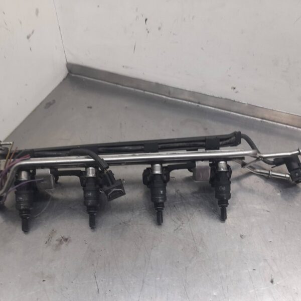 RAMPA INYECTORA AUDI A3 (8L) [06A906031D]