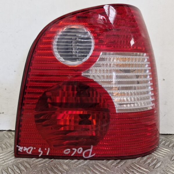 PILOTO TRASERO DERECHO VOLKSWAGEN POLO IV (9N1) [6Q6945096B]