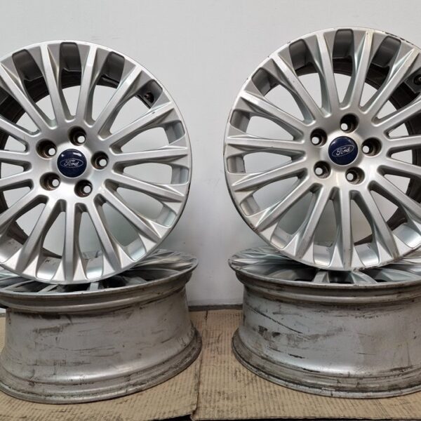 JUEGO LLANTAS FORD FOCUS BERLINA (CB8) [BM5J1007GB]