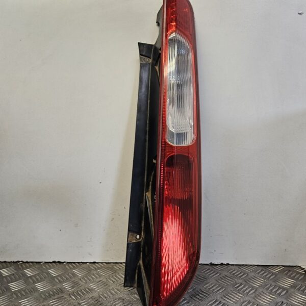 PILOTO TRASERO IZQUIERDO FORD FOCUS BERLINA (CAP) [8M5113405A]