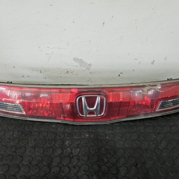 PILOTO TRASERO CENTRAL HONDA CIVIC 5 PUERTAS (FK) [13216721]