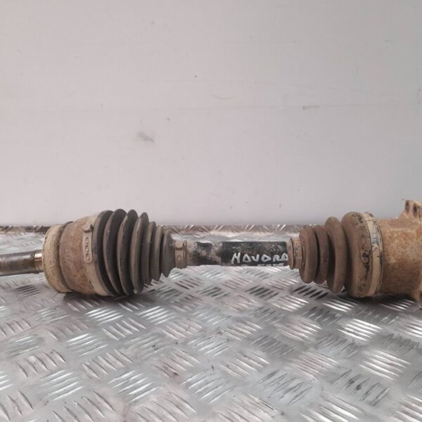 TRANSMISION DELANTERA IZQUIERDA NISSAN PICKUP (D22) [YD25]