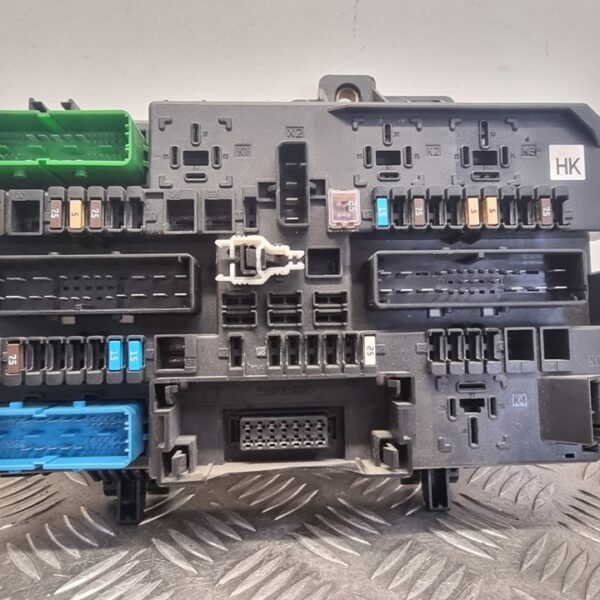 CAJA RELES / FUSIBLES OPEL ASTRA H BERLINA [13206762]