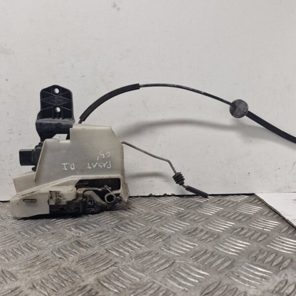 CERRADURA PUERTA TRASERA IZQUIERDA VOLKSWAGEN PASSAT BERLINA (3B3) [3B0837867]