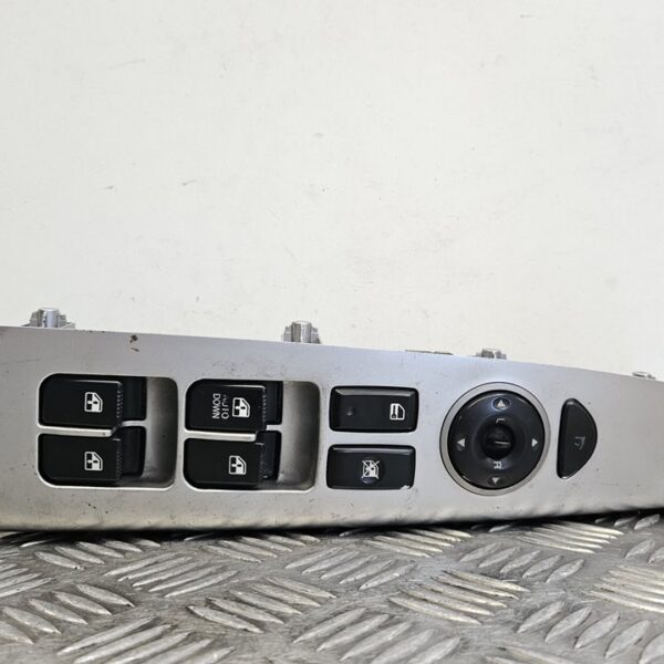 MANDO ELEVALUNAS DELANTERO IZQUIERDO HYUNDAI SANTA FE (SM) [935702B700S4]