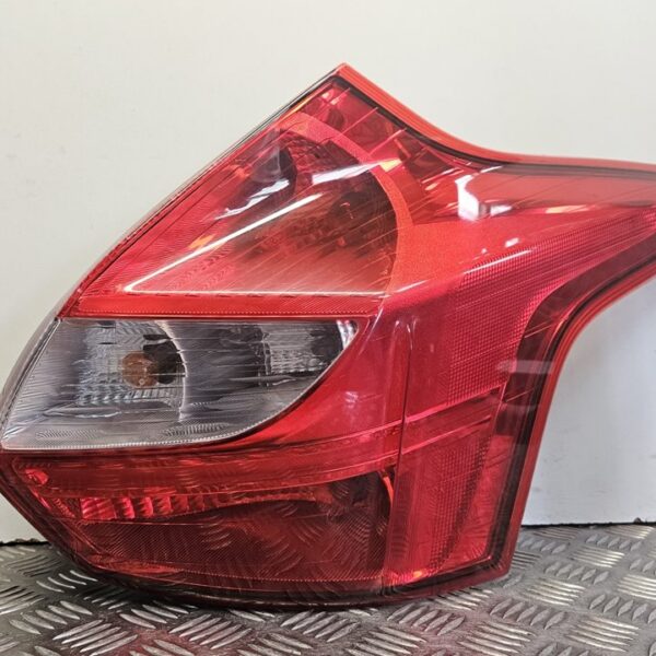 PILOTO TRASERO DERECHO FORD FOCUS BERLINA (CB4) [BM5113404AK]