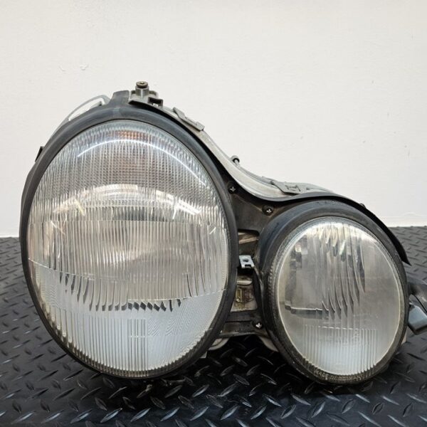 FARO DERECHO MERCEDES-BENZ CLASE E (BM 210) BERLINA [144870]