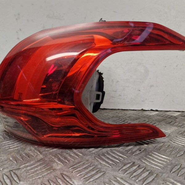 PILOTO TRASERO DERECHO PEUGEOT 2008 [9678074380]