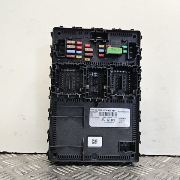 CAJA RELES / FUSIBLES FORD FIESTA (CE1) [JU5T15604ECG]