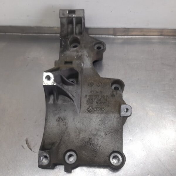 SOPORTE ALTERNADOR VOLKSWAGEN PASSAT VARIANT (3C5) [03903143F]