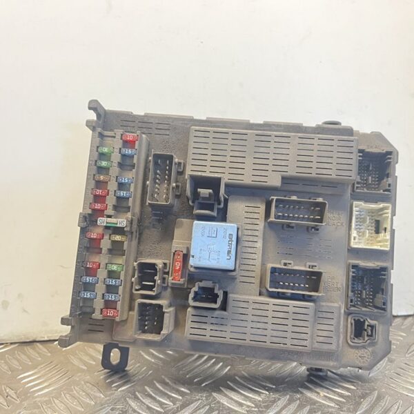 CAJA RELES / FUSIBLES CITROEN C5 BERLINA [9646226880]