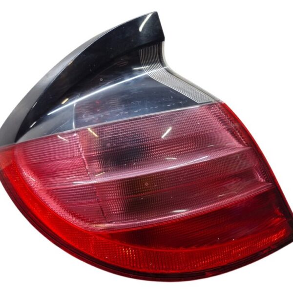 PILOTO TRASERO IZQUIERDO MERCEDES-BENZ CLASE C (BM 203) BERLINA [A2038200564]