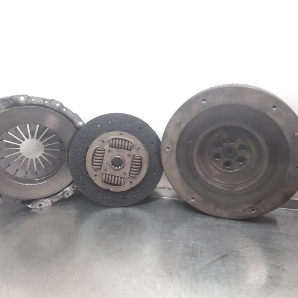 KIT EMBRAGUE NISSAN CABSTAR [BD30]