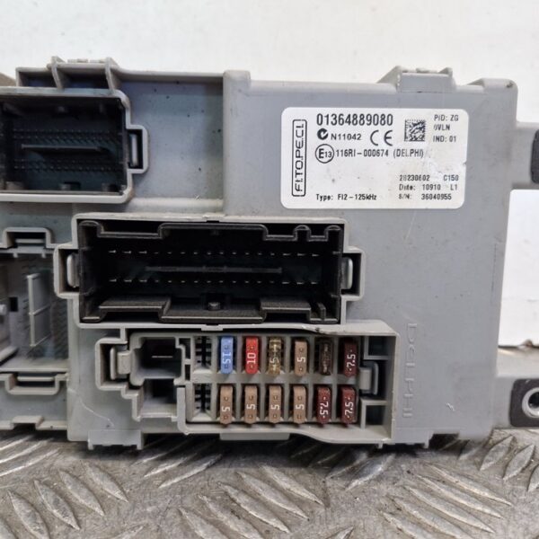 CAJA RELES / FUSIBLES CITROEN NEMO [01364889080]