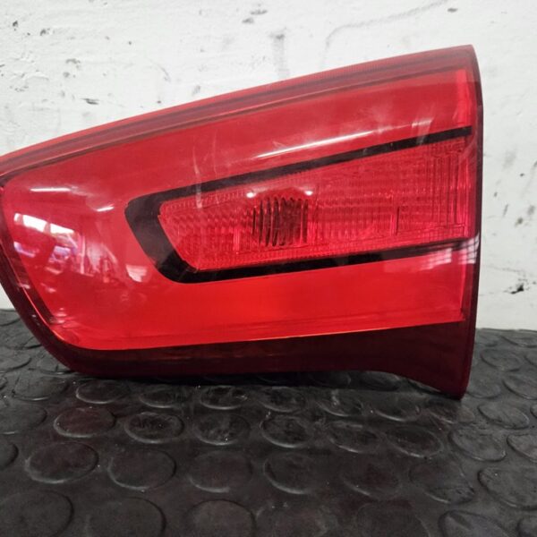 PILOTO TRASERO DERECHO INTERIOR KIA SPORTAGE (SL) [924063W510]