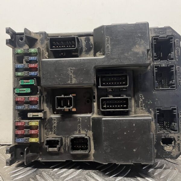 CAJA RELES / FUSIBLES PEUGEOT 307 (S1)(04.2001) [9650217280]