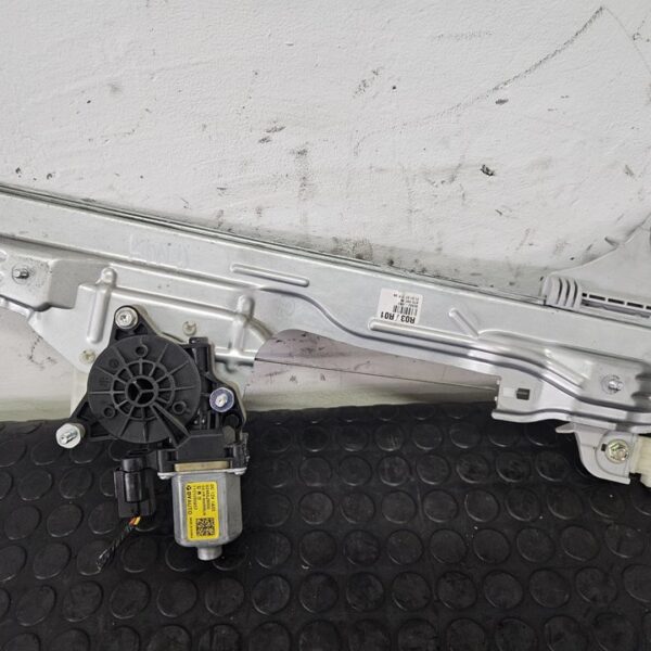 ELEVALUNAS DELANTERO DERECHO HYUNDAI KONA (OS) [82402J9000]