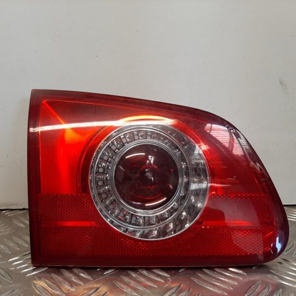 PILOTO TRASERO IZQUIERDO INTERIOR VOLKSWAGEN PASSAT BERLINA (3C2) [3C994509308S]