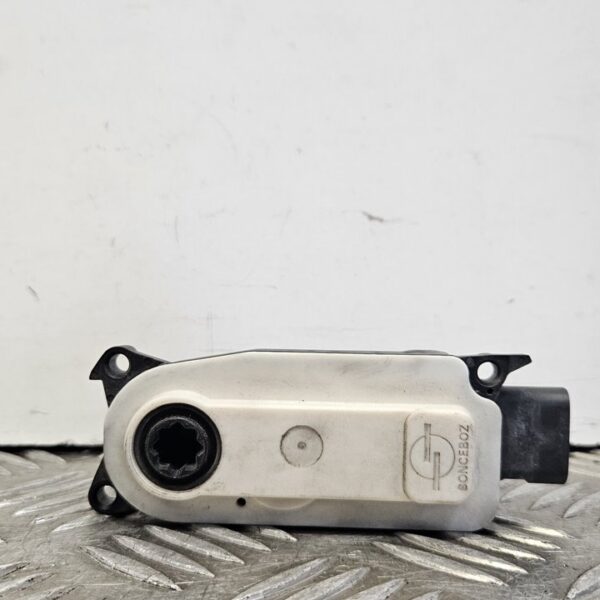 NO IDENTIFICADO PEUGEOT 5008 [5877R1001]