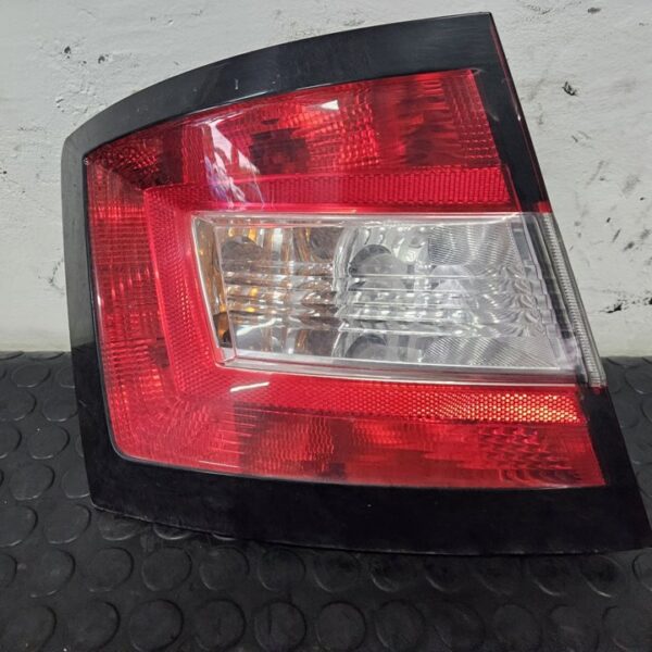 PILOTO TRASERO IZQUIERDO SKODA FABIA COMBI (NJ5) [6V6945111]