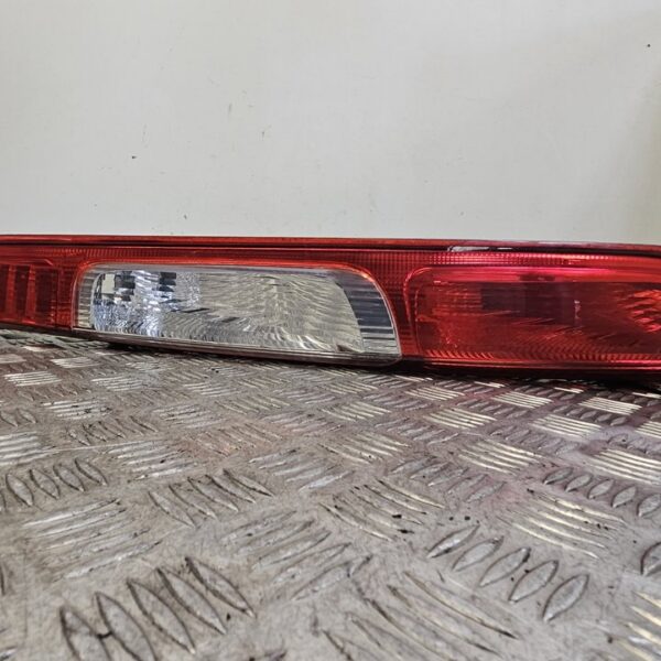 PILOTO TRASERO DERECHO FORD FOCUS BERLINA (CAP) [4M5113404A]