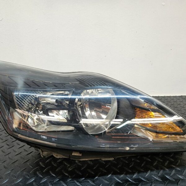 FARO DERECHO FORD FOCUS BERLINA (CB4) [8M5113W029CE]