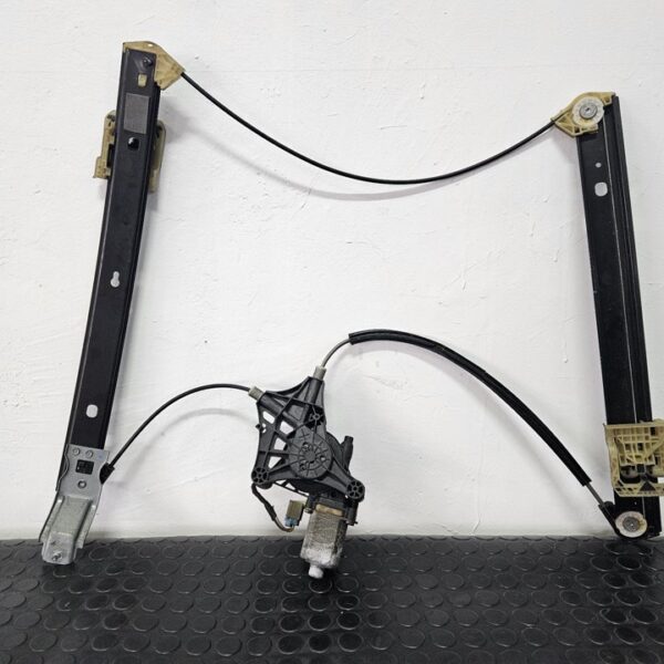 ELEVALUNAS DELANTERO DERECHO AUDI RS Q3 SPORTBACK (F3N) [83A837462]