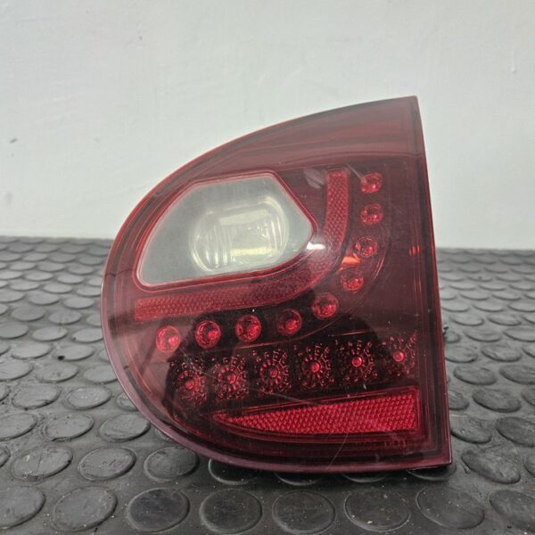 PILOTO TRASERO DERECHO INTERIOR VOLKSWAGEN GOLF V (1K1)(10.2003) [RLC147053]