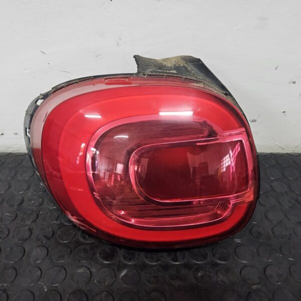 PILOTO TRASERO IZQUIERDO FIAT 500L (330) [51883572]