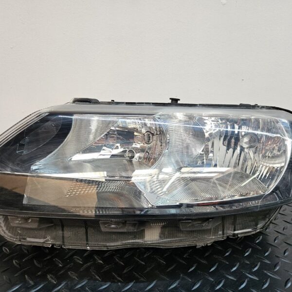 FARO IZQUIERDO SKODA RAPID (NH) [90037387]