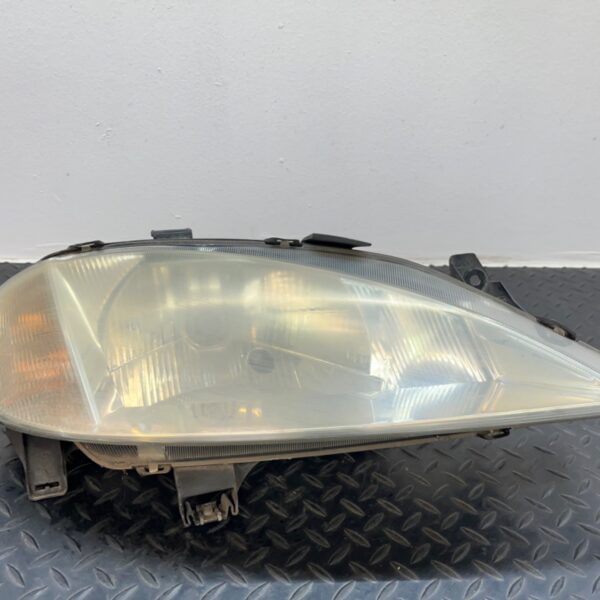 FARO DERECHO RENAULT MEGANE I CLASSIC (LA0) [7700427868D]
