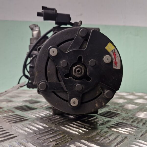 COMPRESOR AIRE ACONDICIONADO MITSUBISHI GALANT BERLINA (E50) [AKC201A204]