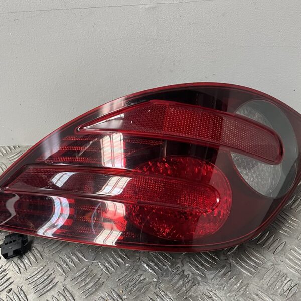 PILOTO TRASERO DERECHO MERCEDES-BENZ CLASE R (BM 251) [A2518201664]