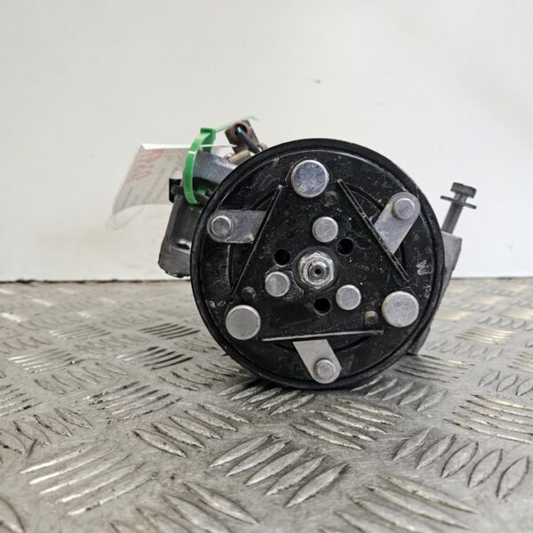 COMPRESOR AIRE ACONDICIONADO VOLKSWAGEN POLO VI (AE1) [3Q0816803E]