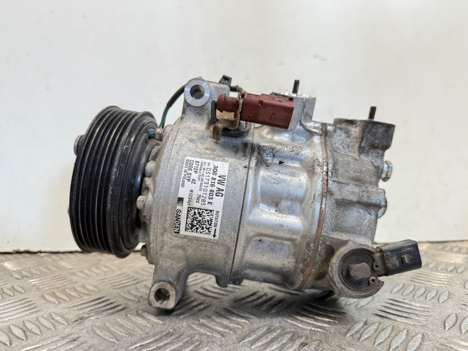 kqQR-jkplu7OgHQRw-1WxArm6tufepRFtm50r5Tl_j8-PpUKmLakVQabduscan