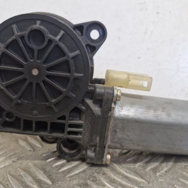 MOTOR ELEVALUNAS DELANTERO DERECHO FORD FIESTA (CBK) [0130821939]