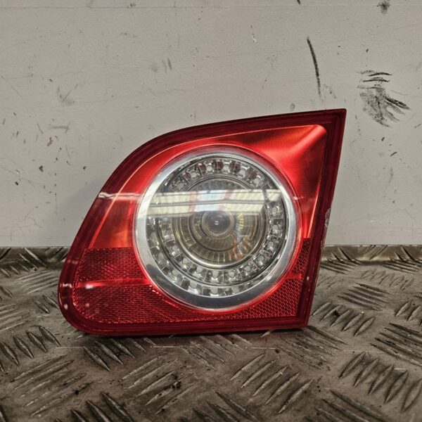 PILOTO TRASERO IZQUIERDO INTERIOR VOLKSWAGEN PASSAT BERLINA (3C2) [3C5945094E]