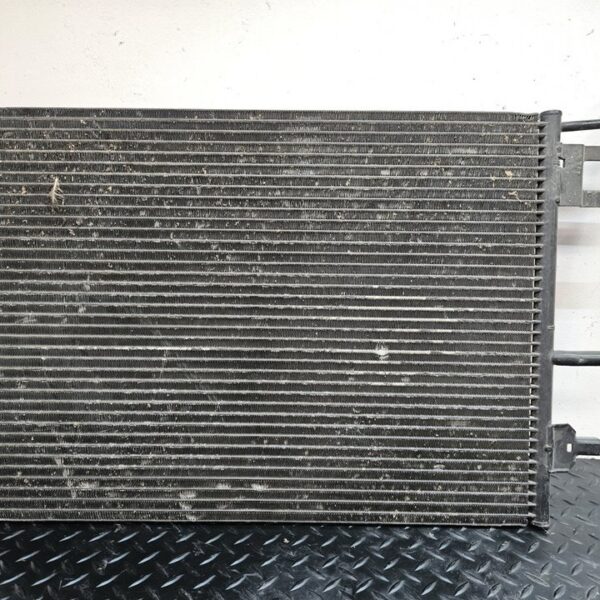 CONDENSADOR / RADIADOR AIRE ACONDICIONADO VOLKSWAGEN PASSAT BERLINA (3B2) [3B0260401B]