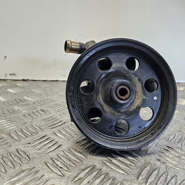 BOMBA DIRECCION FORD FOCUS BERLINA (CAK) [SIN REF]