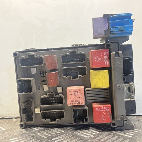 CAJA RELES / FUSIBLES RENAULT LAGUNA II GRANDTOUR (KG0) [8200004201E]