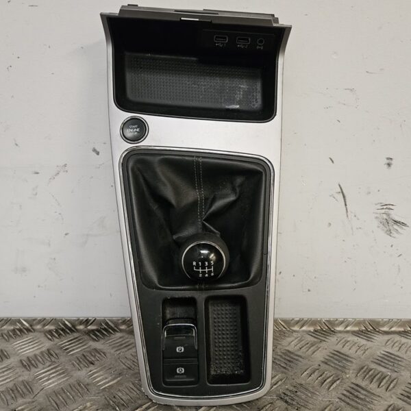 GUARNECIDOS PALANCA CAMBIO SEAT LEON SC (5F5) [5F1711113AK]