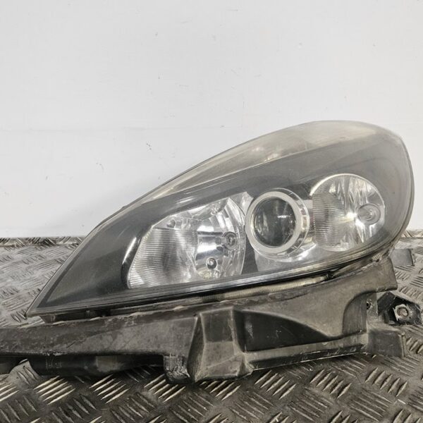 FARO IZQUIERDO RENAULT CLIO III [8200261610]