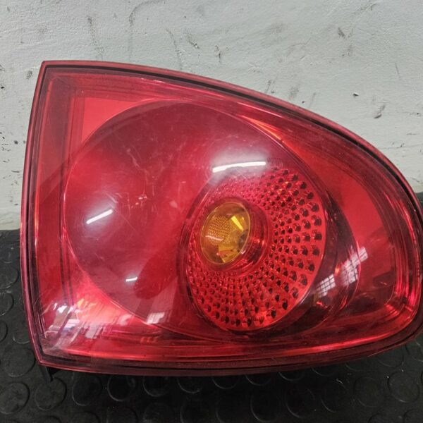 PILOTO TRASERO IZQUIERDO SEAT ALTEA (5P1) [5P0945095D]