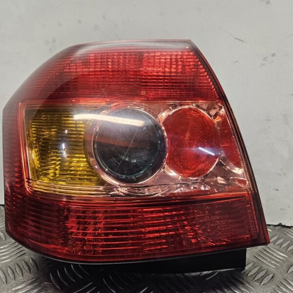 PILOTO TRASERO DERECHO TOYOTA COROLLA (E12) [8155002301]