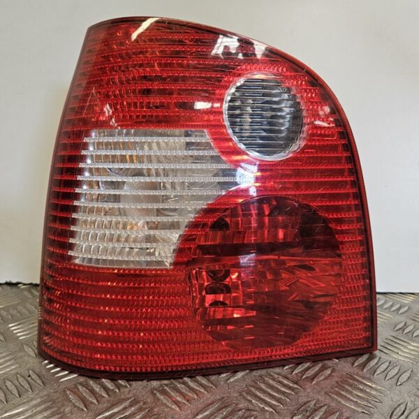 PILOTO TRASERO IZQUIERDO VOLKSWAGEN POLO IV (9N1) [6Q6945257A]