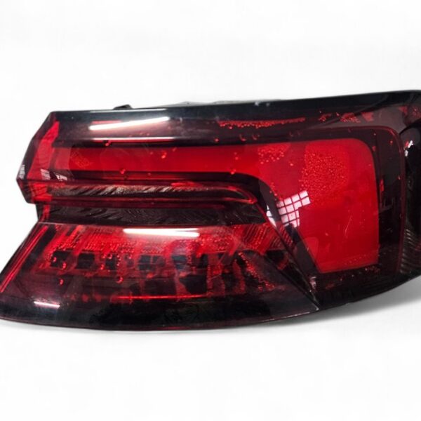 PILOTO TRASERO DERECHO AUDI A5 SPORTBACK (F5A) [8W6945092J]