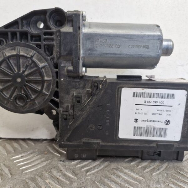 MOTOR ELEVALUNAS DELANTERO IZQUIERDO VOLKSWAGEN TOUAREG (7L6) [3D1959793E]
