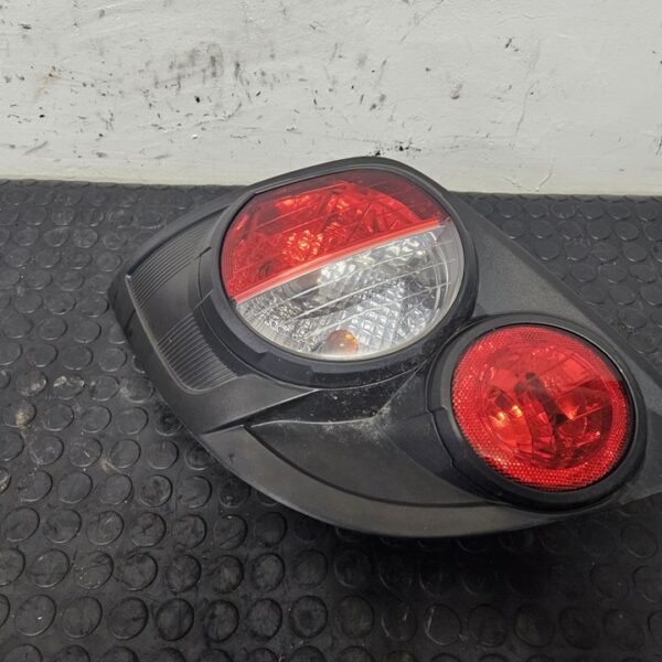 PILOTO TRASERO DERECHO CHEVROLET AVEO BERLINA [96830976]