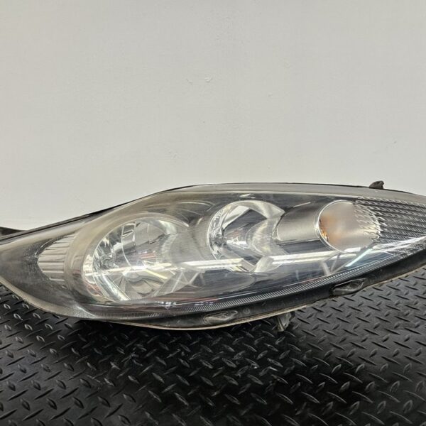 FARO DERECHO FORD FIESTA (CB1) [8A6113W029AJ]