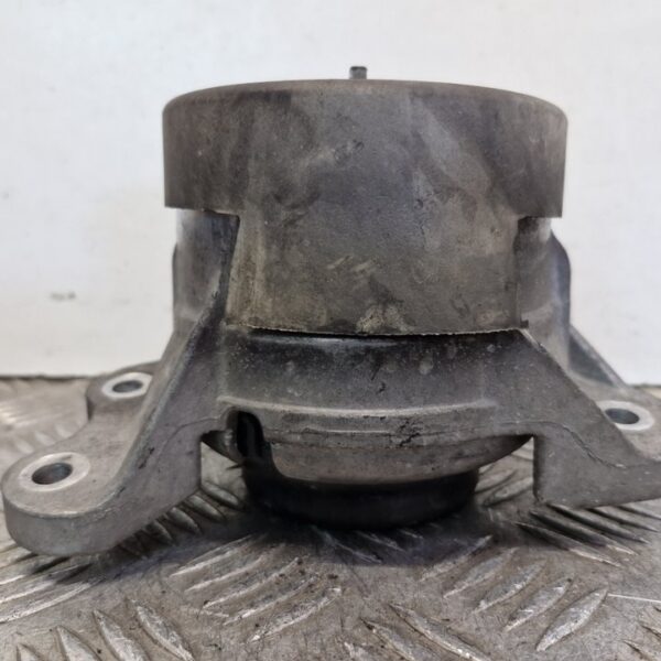 SOPORTE MOTOR IZQUIERDO MERCEDES-BENZ CLASE C (BM 205) COUPE [A2052407900]